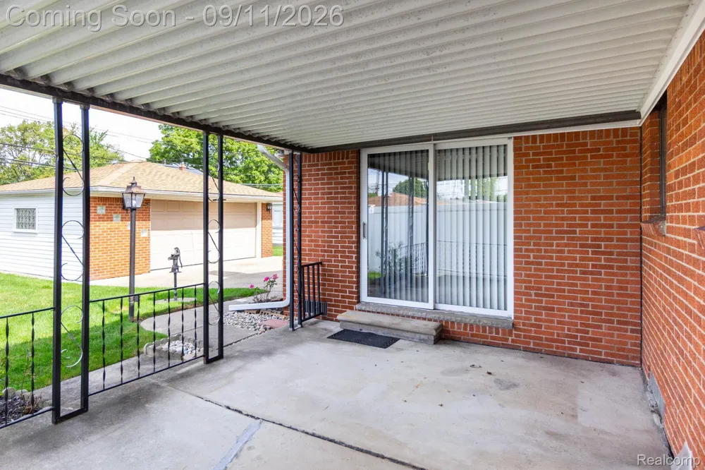 3736 Harlow Avenue Allen Park City, MI 48101