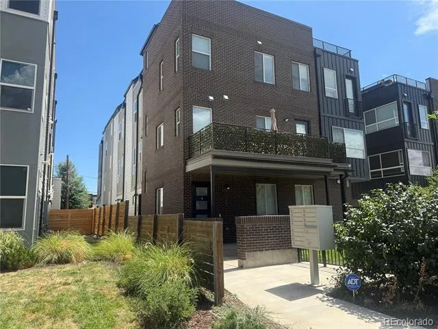 1284 Stuart Street Denver, CO 80204