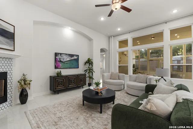 4051 Wood Crk San Antonio, TX 78257