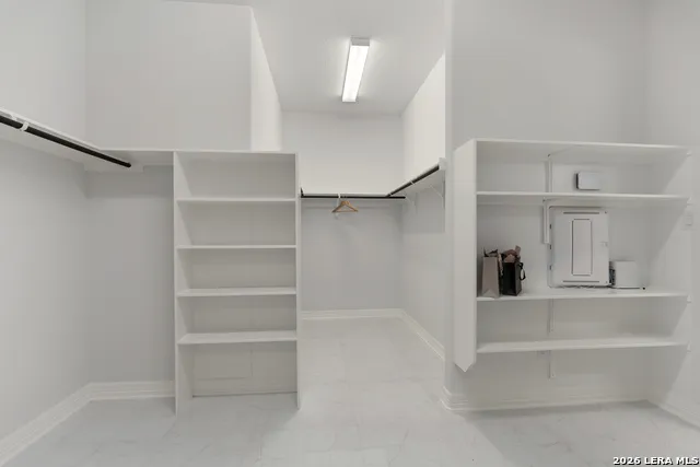4051 Wood Crk San Antonio, TX 78257