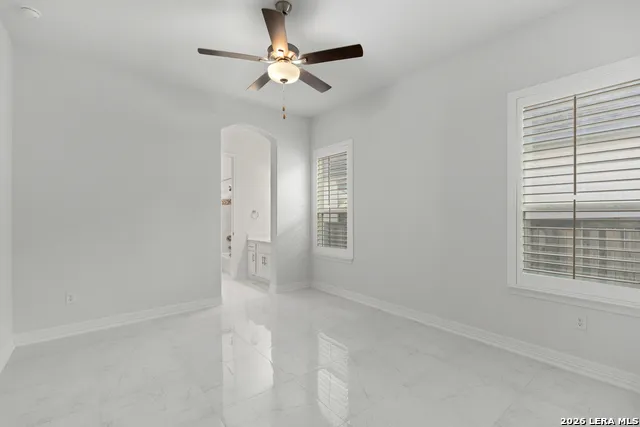 4051 Wood Crk San Antonio, TX 78257