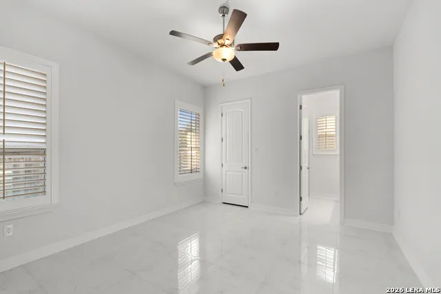 4051 Wood Crk San Antonio, TX 78257