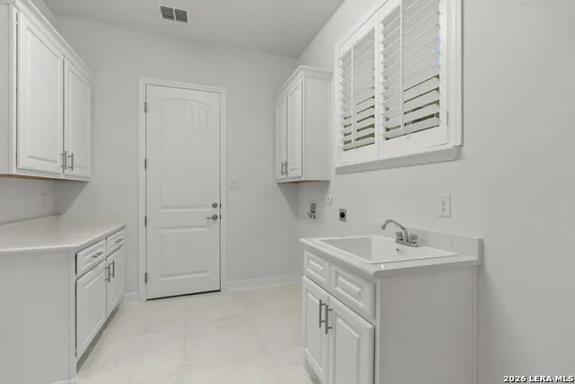 4051 Wood Crk San Antonio, TX 78257