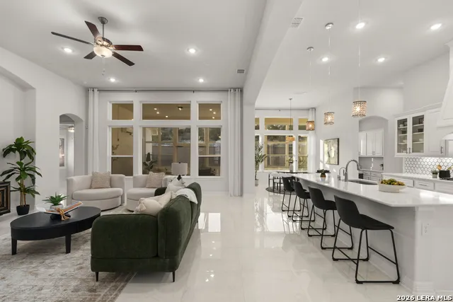 4051 Wood Crk San Antonio, TX 78257