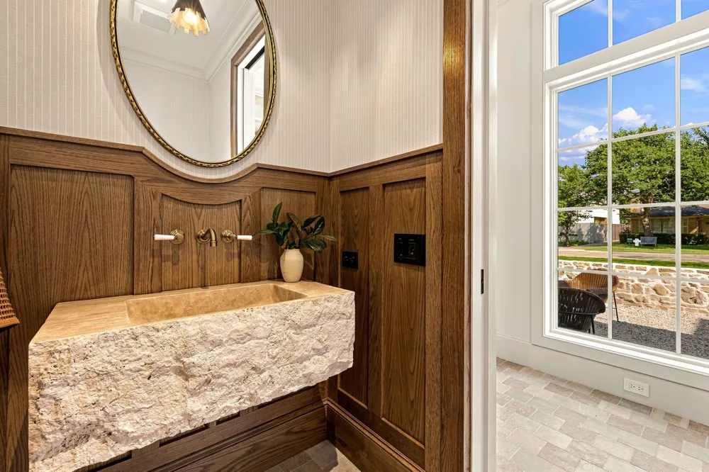 6526 Woodland Drive Dallas, TX 75225