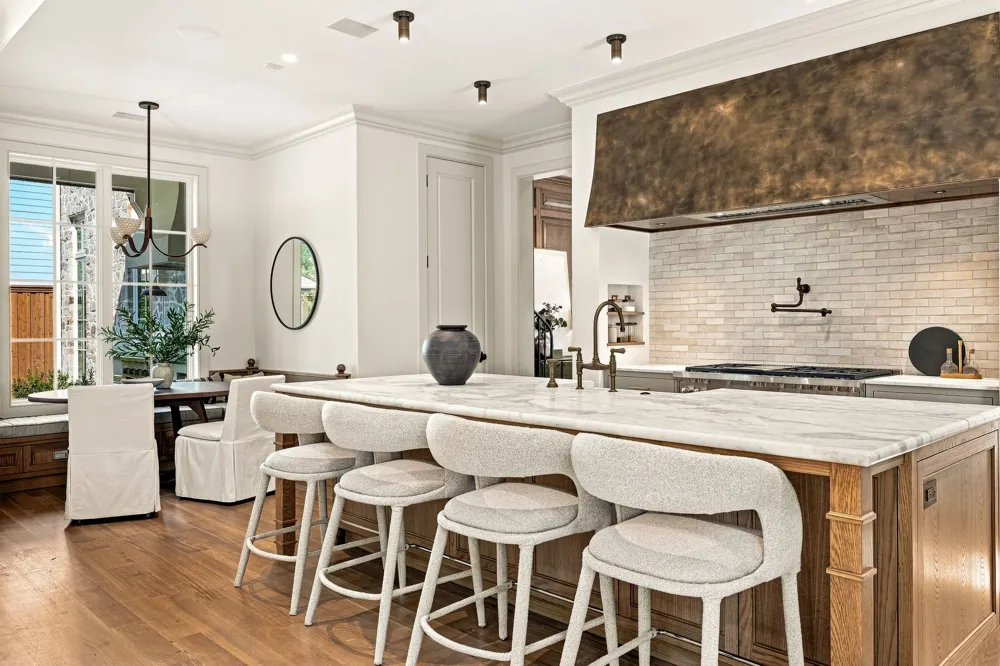 6526 Woodland Drive Dallas, TX 75225
