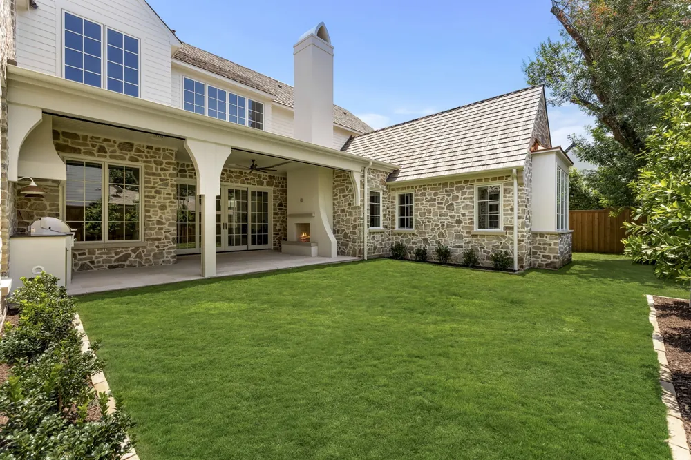 6526 Woodland Drive Dallas, TX 75225