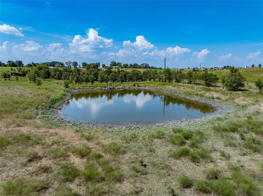 4 Guenther Road La Grange, TX 78945