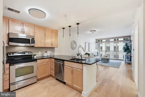 888 QUINCY STREET #1105