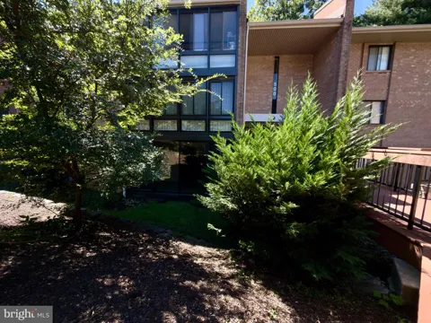 500 LEMON STREET #B-3