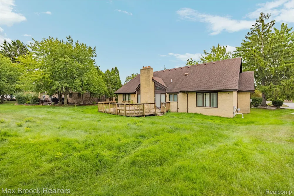 4418 Pinehurst Drive West Bloomfield Charter Township, MI 48322
