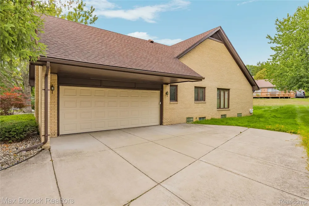 4418 Pinehurst Drive West Bloomfield Charter Township, MI 48322