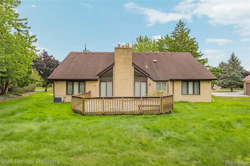 4418 Pinehurst Drive West Bloomfield Charter Township, MI 48322