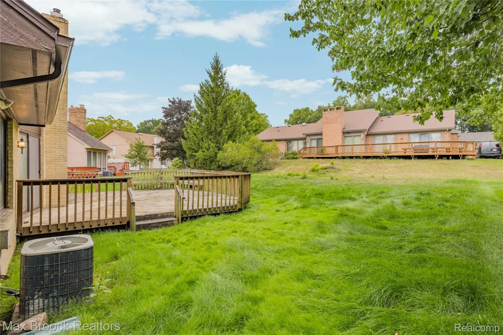4418 Pinehurst Drive West Bloomfield Charter Township, MI 48322
