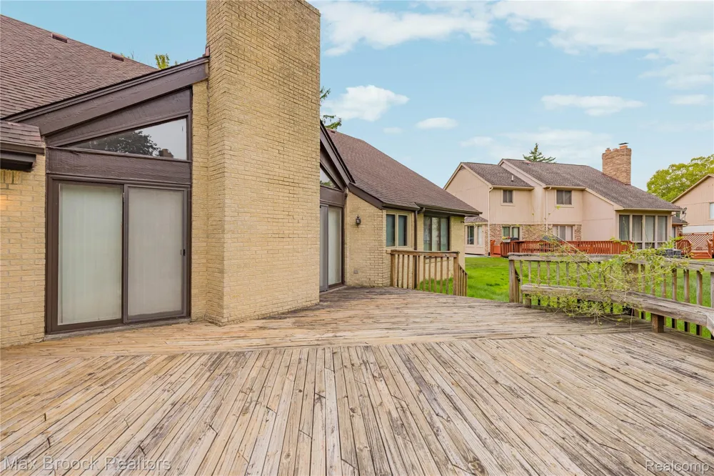 4418 Pinehurst Drive West Bloomfield Charter Township, MI 48322