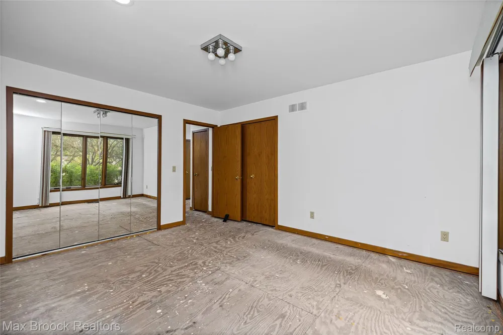 4418 Pinehurst Drive West Bloomfield Charter Township, MI 48322