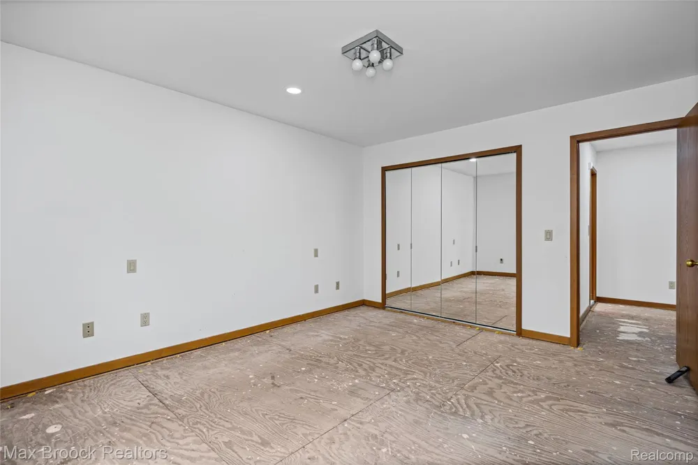 4418 Pinehurst Drive West Bloomfield Charter Township, MI 48322