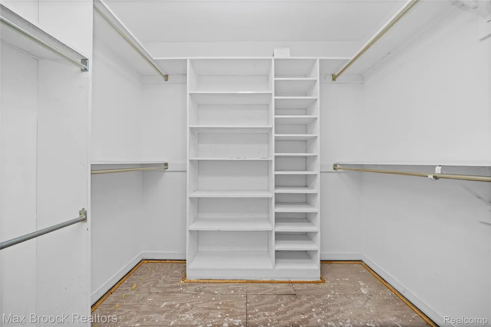 4418 Pinehurst Drive West Bloomfield Charter Township, MI 48322