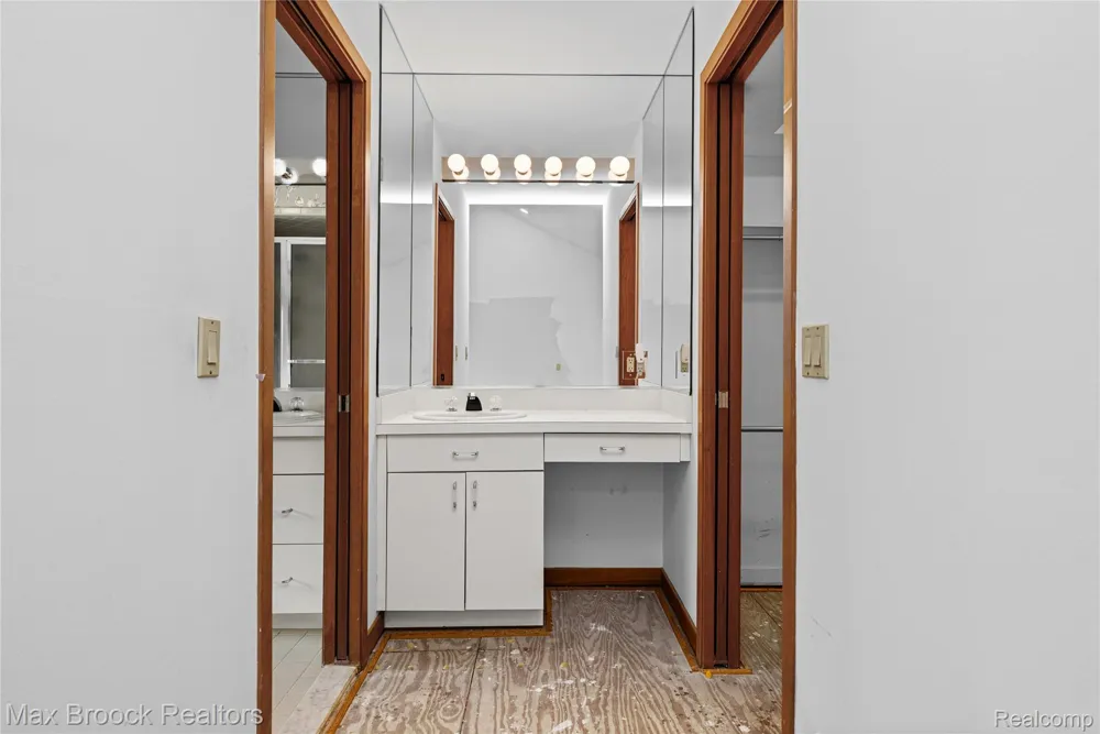 4418 Pinehurst Drive West Bloomfield Charter Township, MI 48322