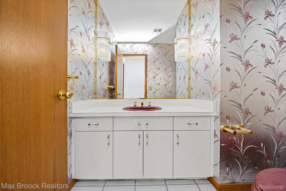 4418 Pinehurst Drive West Bloomfield Charter Township, MI 48322