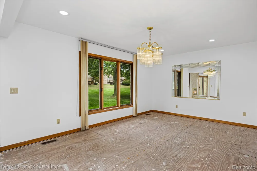 4418 Pinehurst Drive West Bloomfield Charter Township, MI 48322