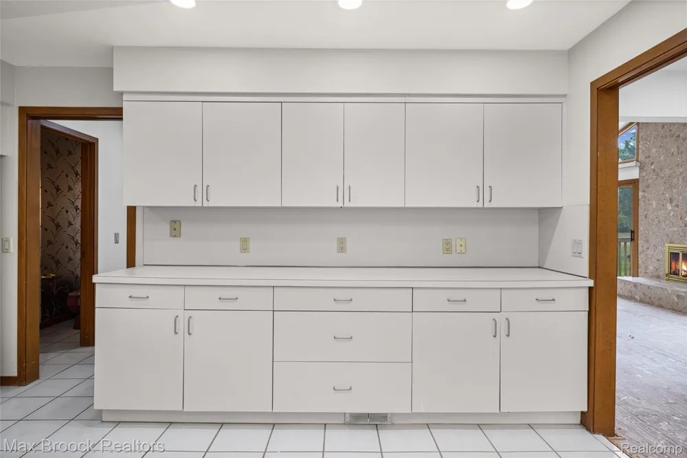 4418 Pinehurst Drive West Bloomfield Charter Township, MI 48322
