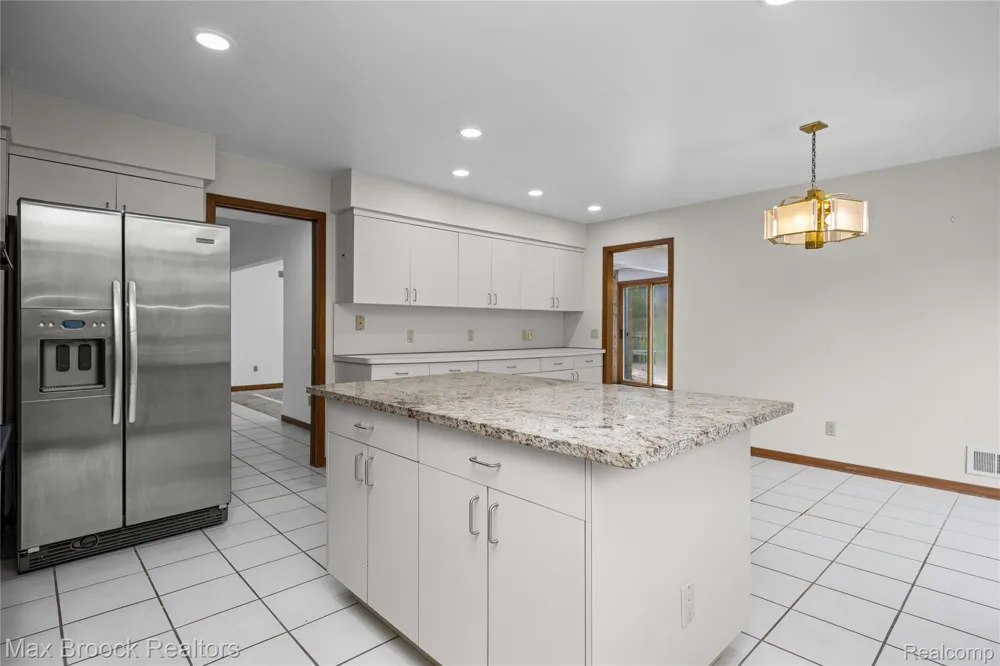 4418 Pinehurst Drive West Bloomfield Charter Township, MI 48322