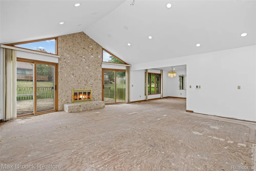 4418 Pinehurst Drive West Bloomfield Charter Township, MI 48322