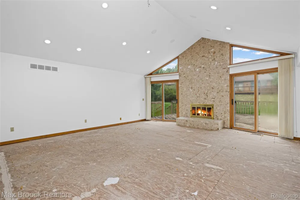 4418 Pinehurst Drive West Bloomfield Charter Township, MI 48322