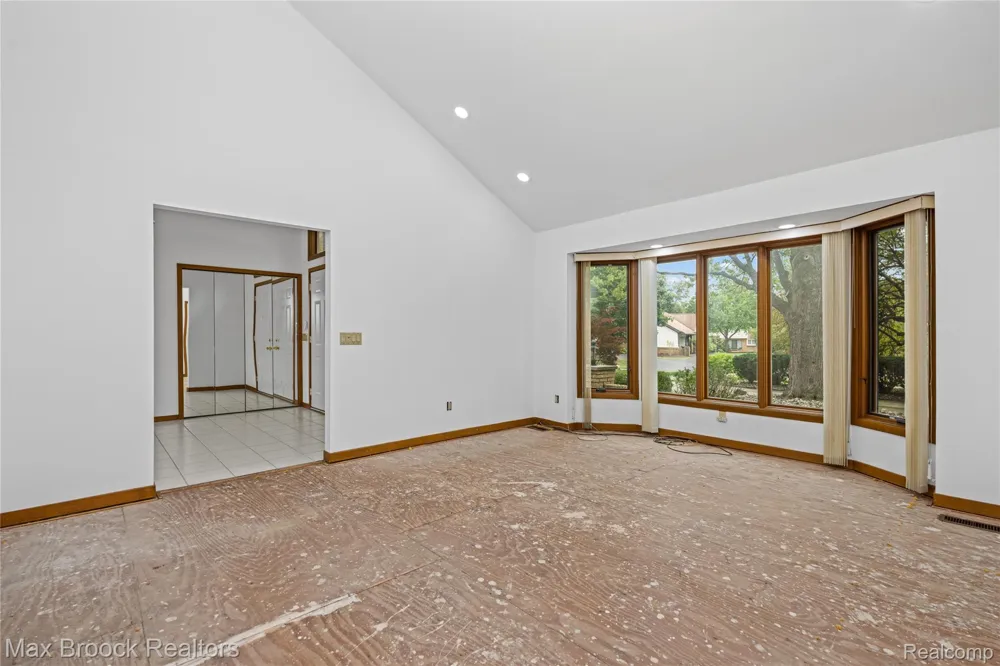 4418 Pinehurst Drive West Bloomfield Charter Township, MI 48322