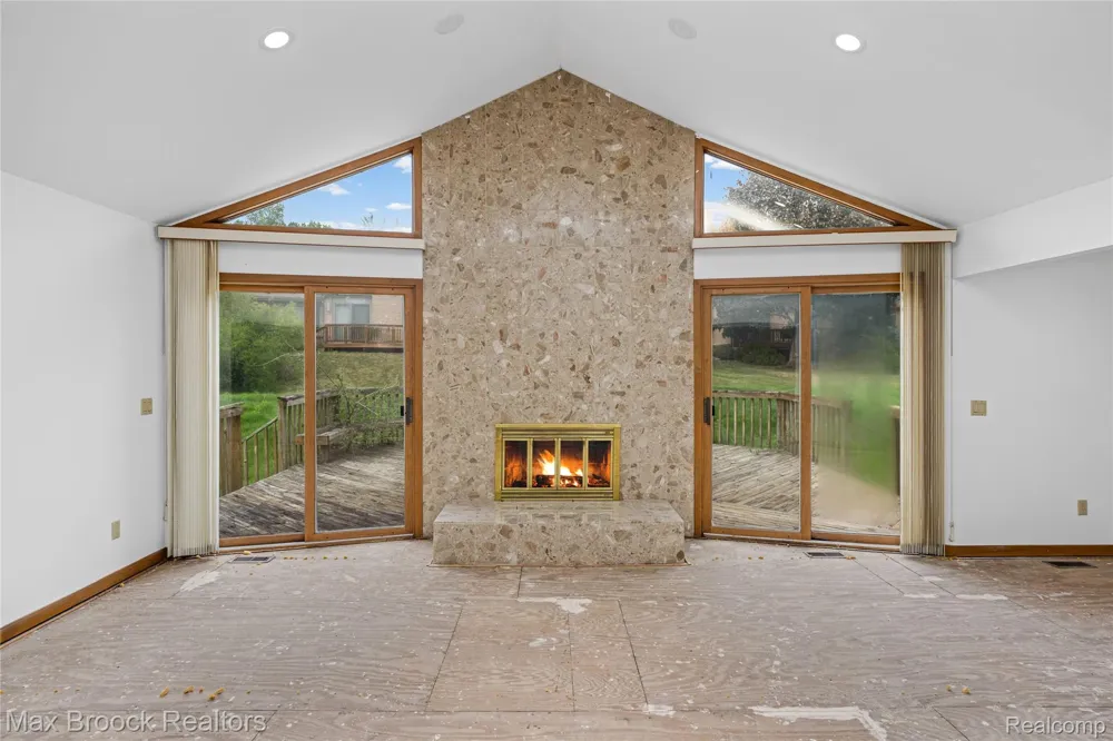 4418 Pinehurst Drive West Bloomfield Charter Township, MI 48322
