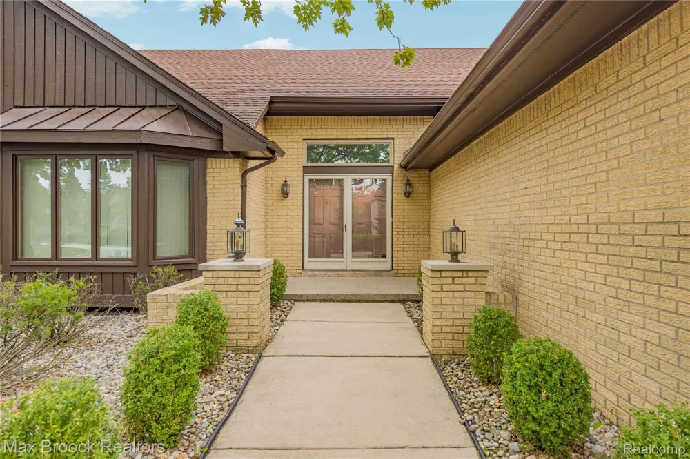 4418 Pinehurst Drive West Bloomfield Charter Township, MI 48322