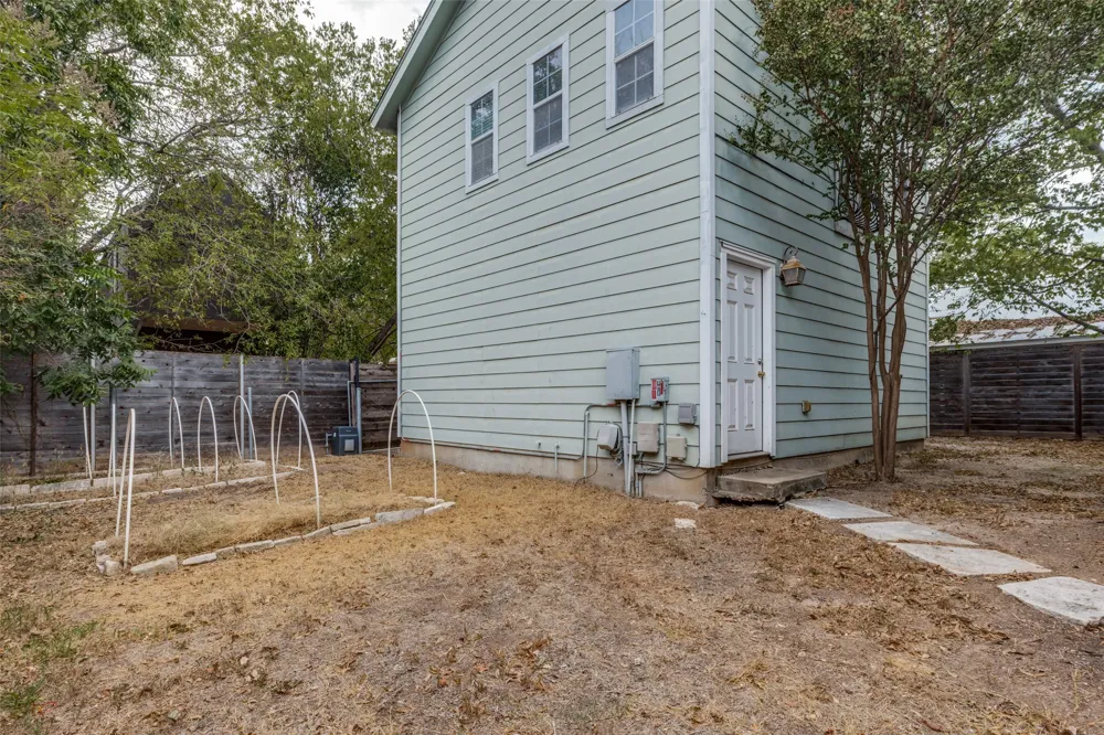 1604 Walnut Avenue #A Austin, TX 78702