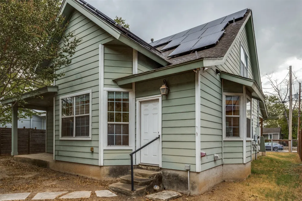 1604 Walnut Avenue #A Austin, TX 78702