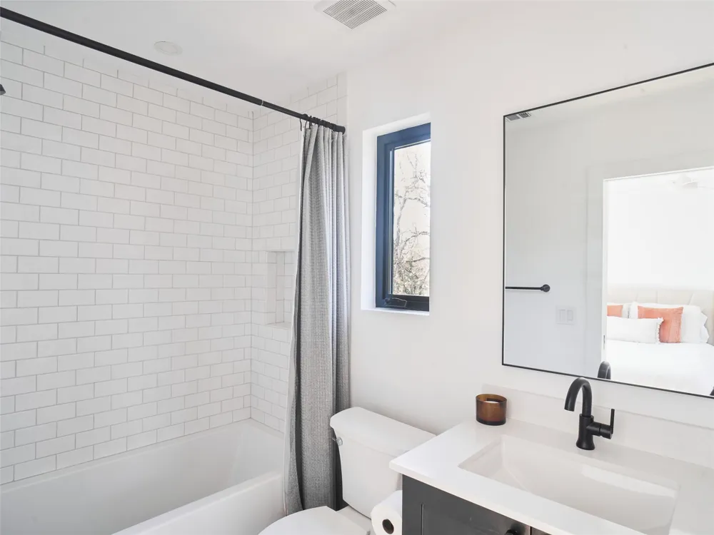 4427 Gillis Street #2 Austin, TX 78745