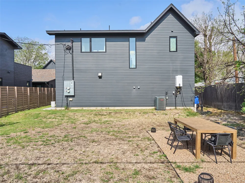 4427 Gillis Street #2 Austin, TX 78745