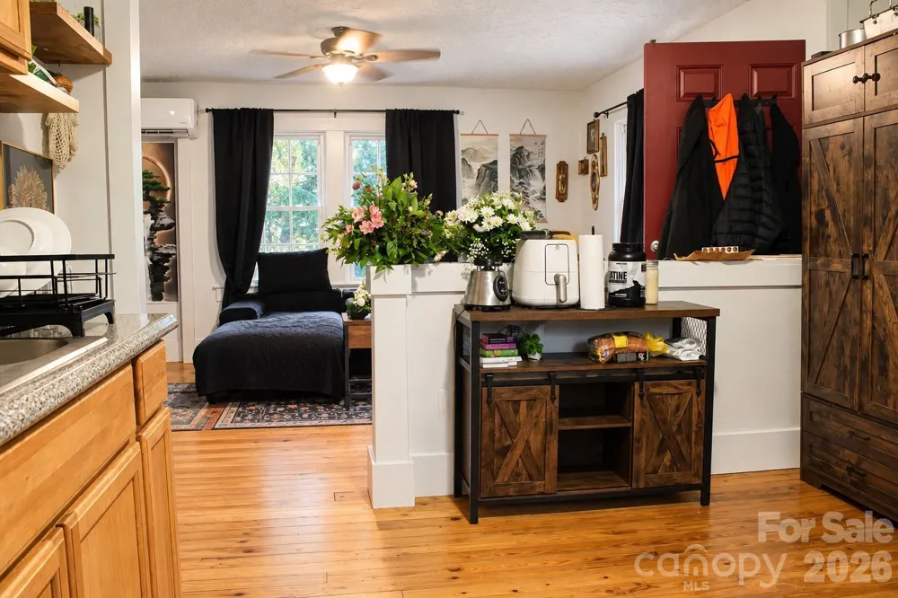 579 Hollis Road Ellenboro, NC 28040