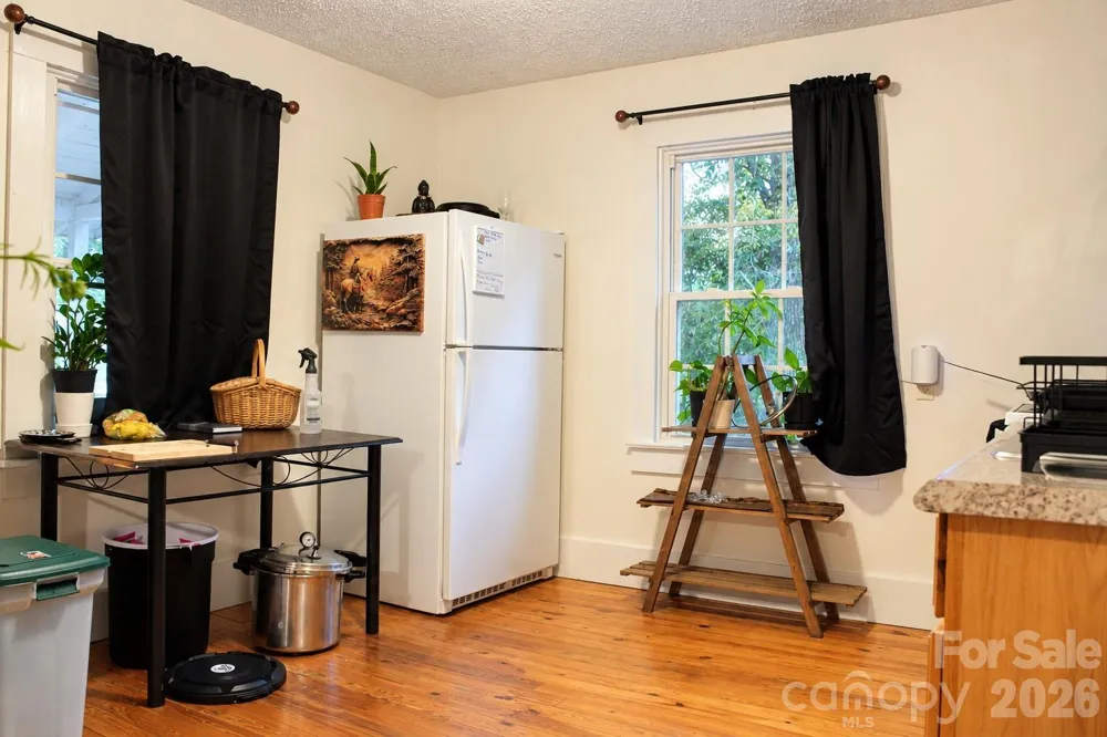 579 Hollis Road Ellenboro, NC 28040