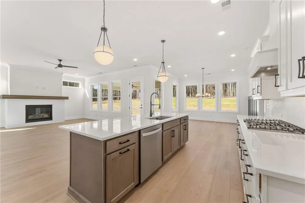 208 Knollwood Bend Canton, GA 30115