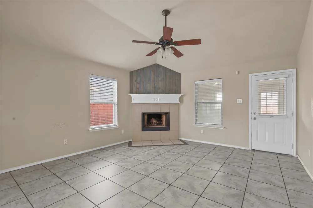 4203 Agate Drive Granbury, TX 76049