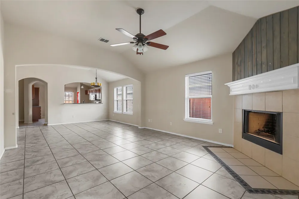4203 Agate Drive Granbury, TX 76049