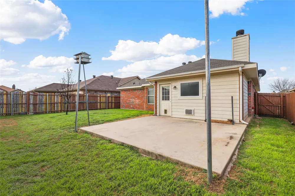 4203 Agate Drive Granbury, TX 76049