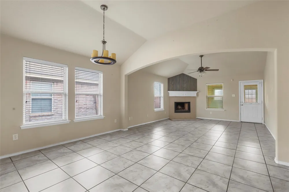 4203 Agate Drive Granbury, TX 76049