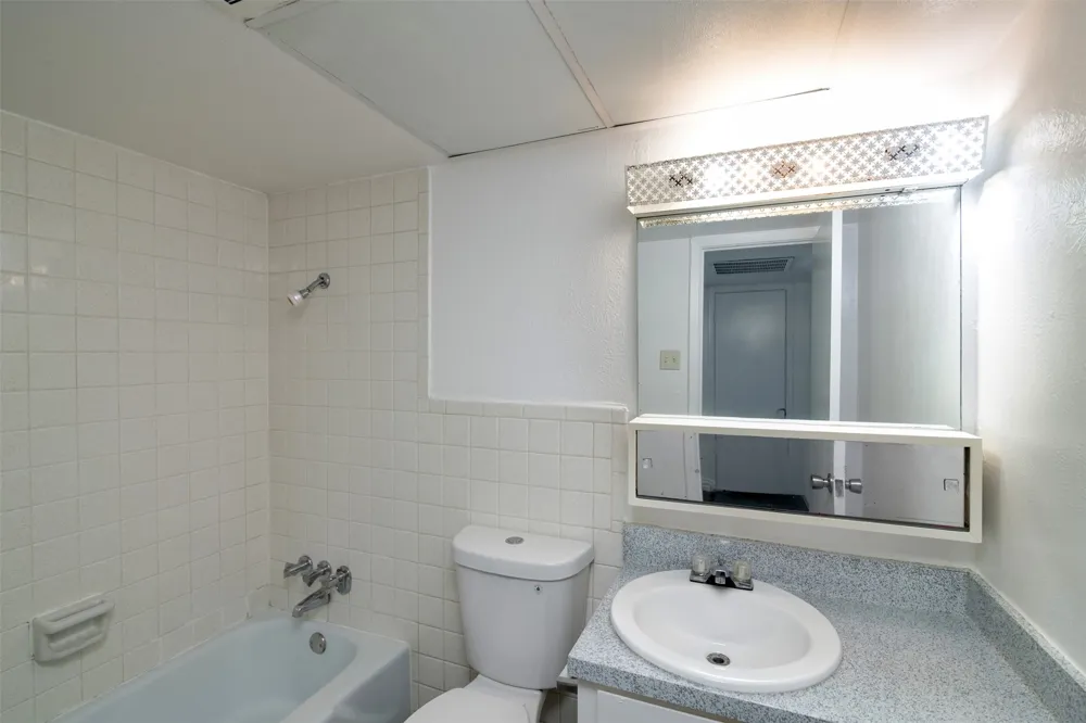 7030 Glenview Drive #66 North Richland Hills, TX 76180
