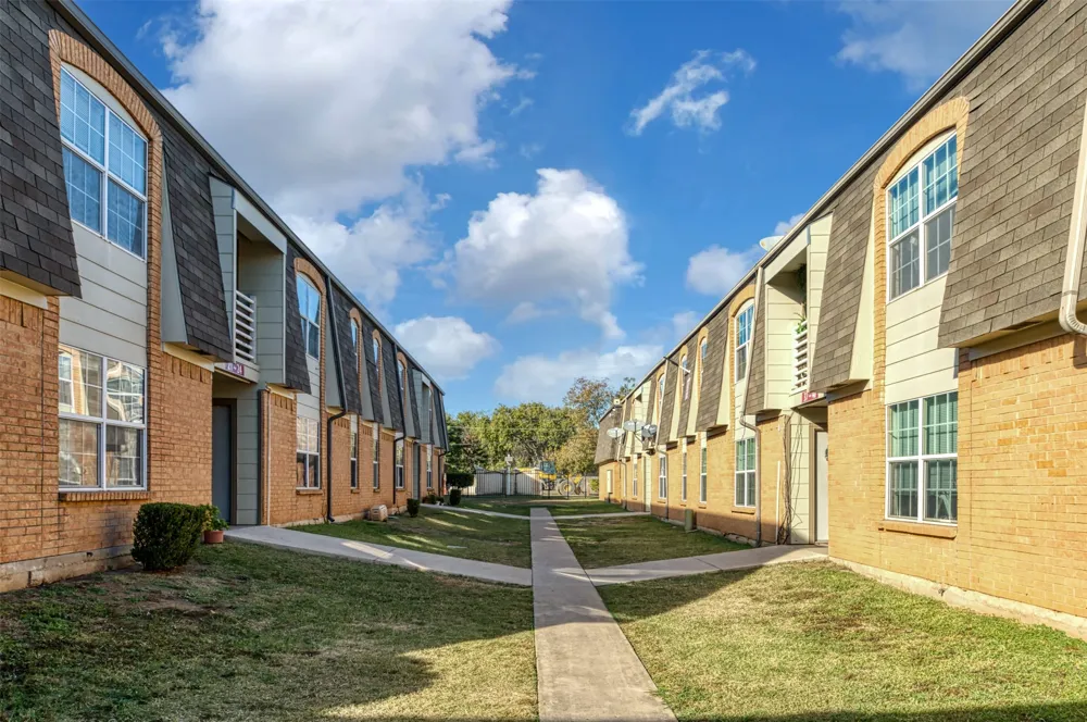 7030 Glenview Drive #66 North Richland Hills, TX 76180