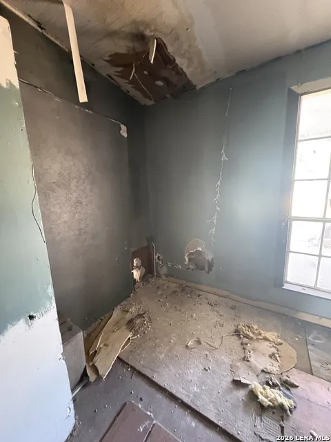 1320 Avenue B Hondo, TX 78861