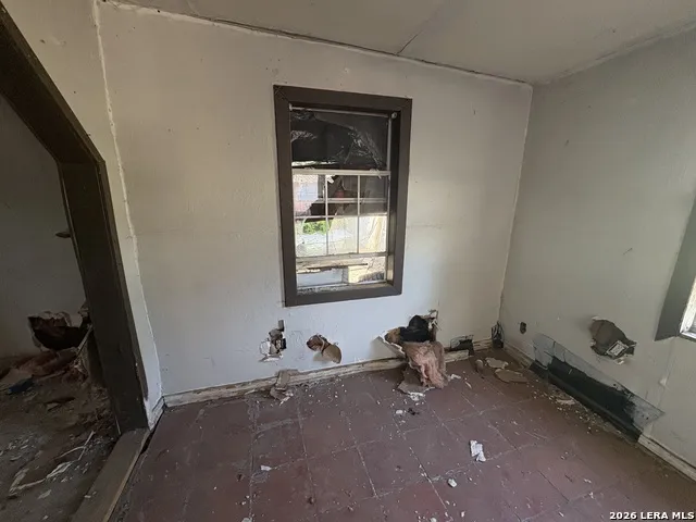 1320 Avenue B Hondo, TX 78861