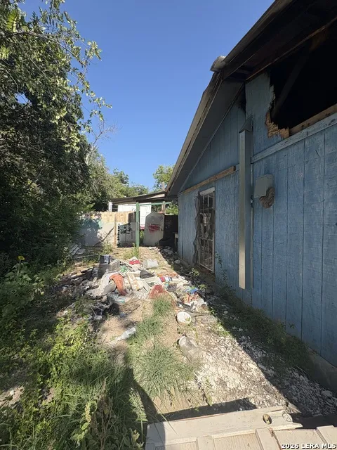 1320 Avenue B Hondo, TX 78861