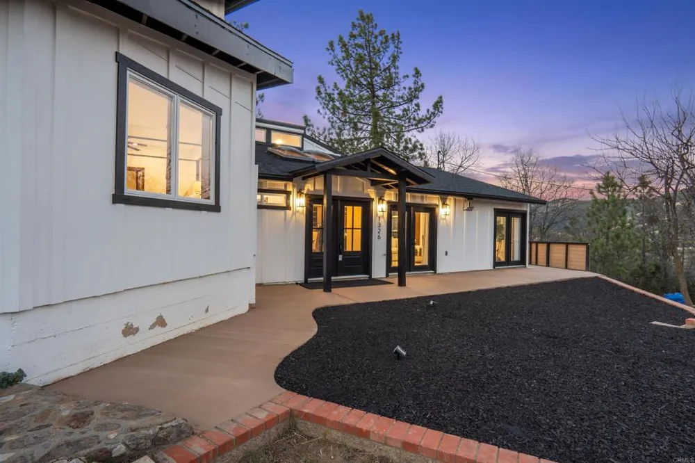 1326 Farmer Road Julian, CA 92036