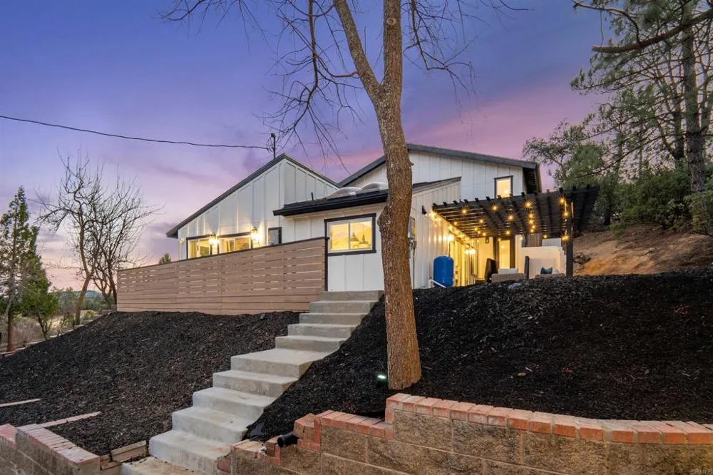 1326 Farmer Road Julian, CA 92036